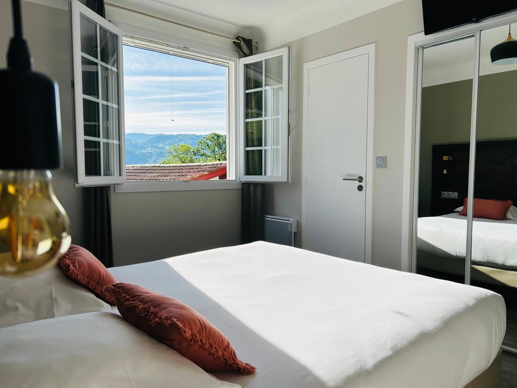 LOGIS Hôtel St Sylvestre Aldudes Eksteriør bilde