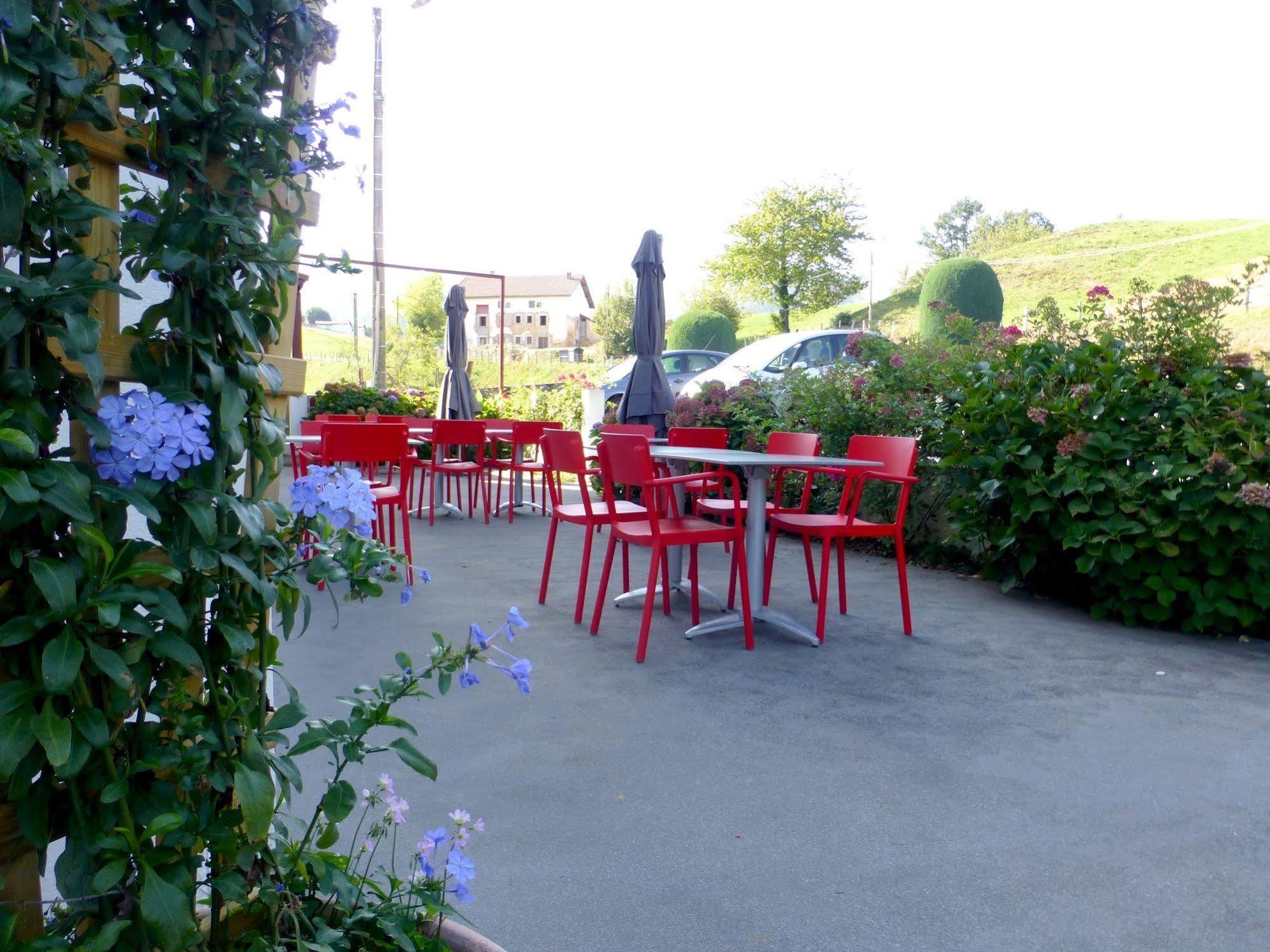 LOGIS Hôtel St Sylvestre Aldudes Eksteriør bilde